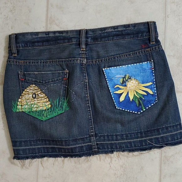 GAP Dresses & Skirts - Gap hand painted mini skirt